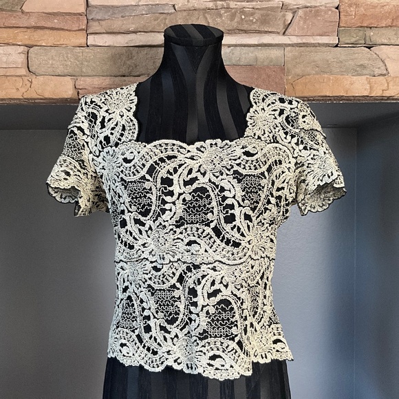 Kay Celine NYE Party Stretch Mesh Lace Top Floral Holiday Event Black Cream L - Picture 1 of 10